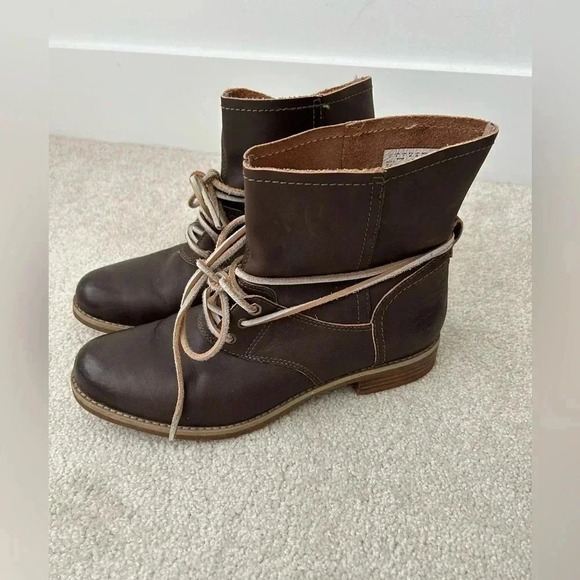 TIMBERLAND Earthkeepers Women's  SAVIN HILL Leather Motorcycle BOOT - Picture 1 of 10